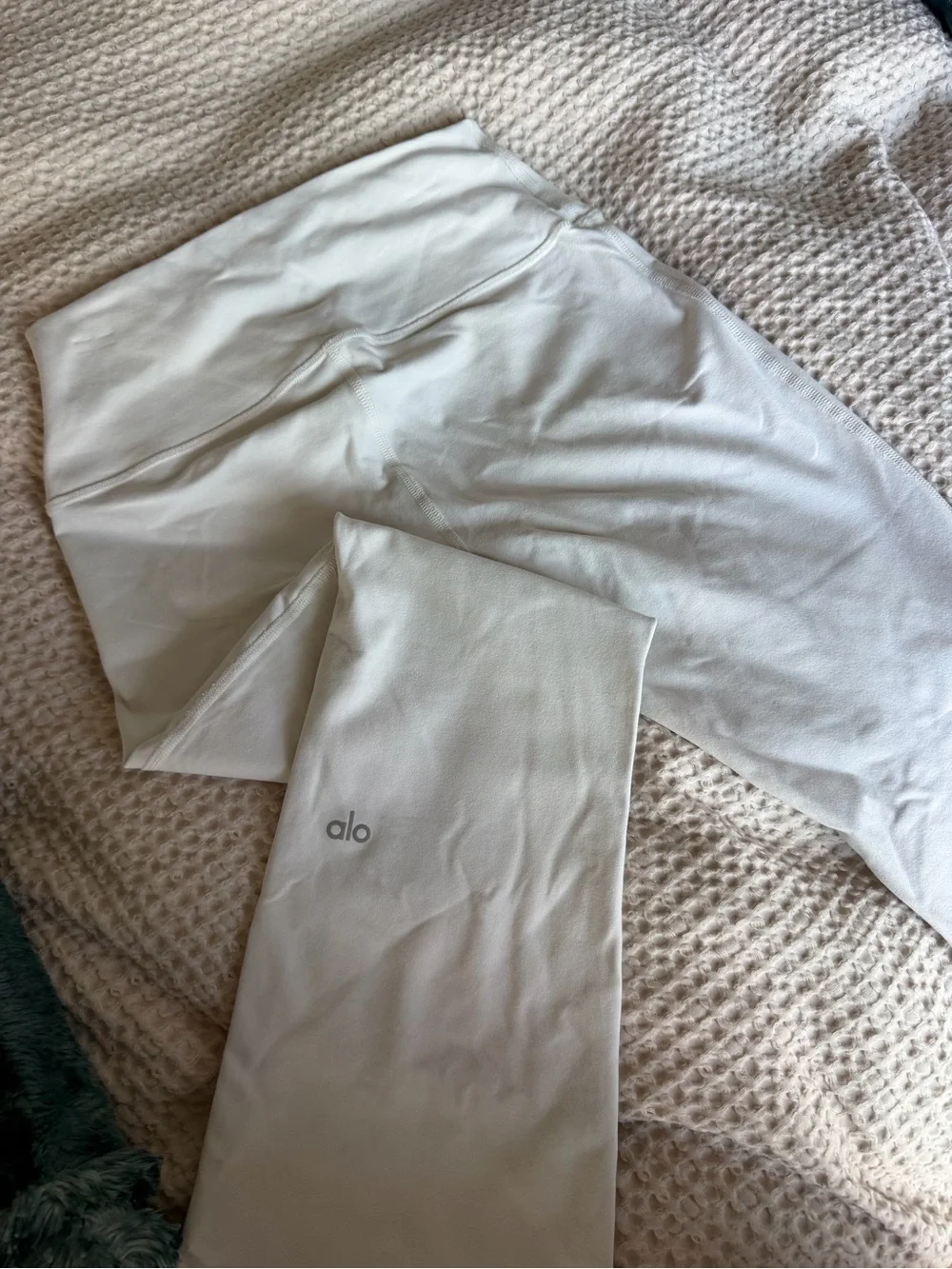 ALO Yoga Cream High-Waist Flare Leggings